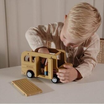 Little Dutch Schoolbus met poppetjes